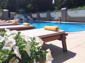 Three-Bedroom Apartment Lychakivskyi